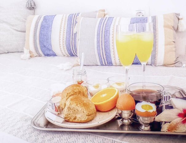 hotelnefeli-suites-couch-breakfast